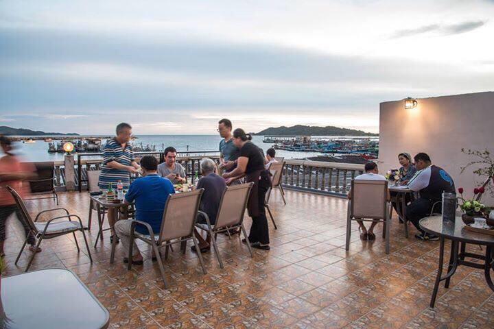 I Na Seaview Hostel ระยอง ภายนอก รูปภาพ