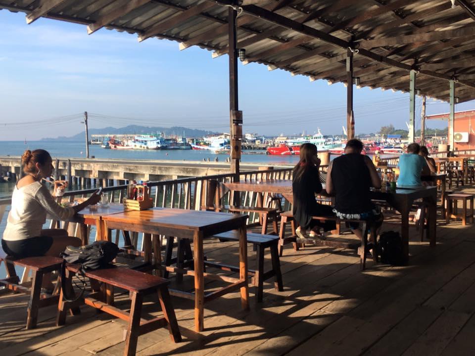 I Na Seaview Hostel ระยอง ภายนอก รูปภาพ